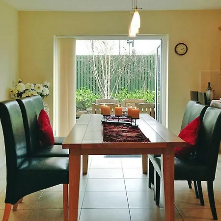 Holiday Homes - Eir031013-fyb *